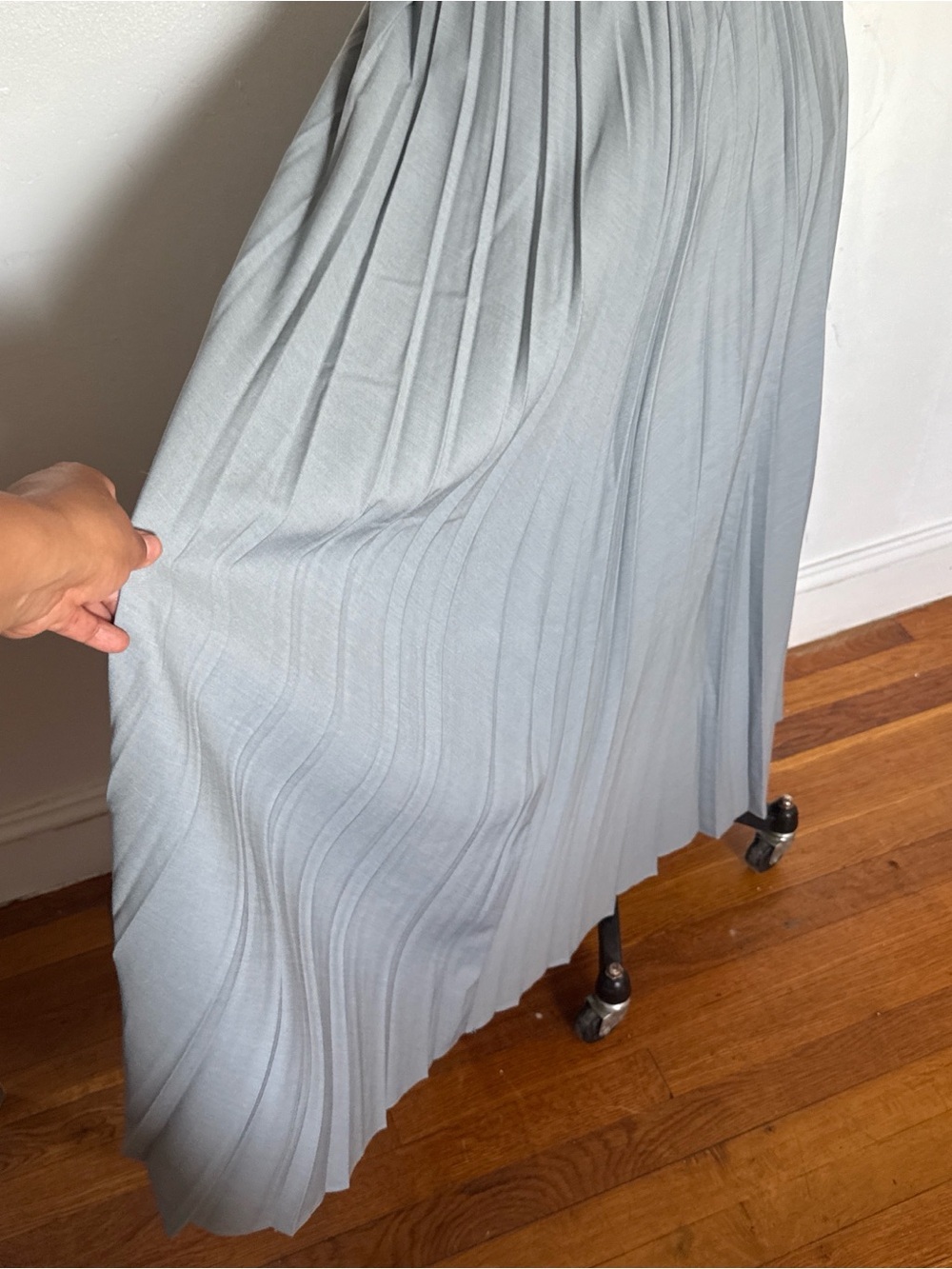 Women's Pleated Maxi Skirt in Light Gray - Picture 3 of 6